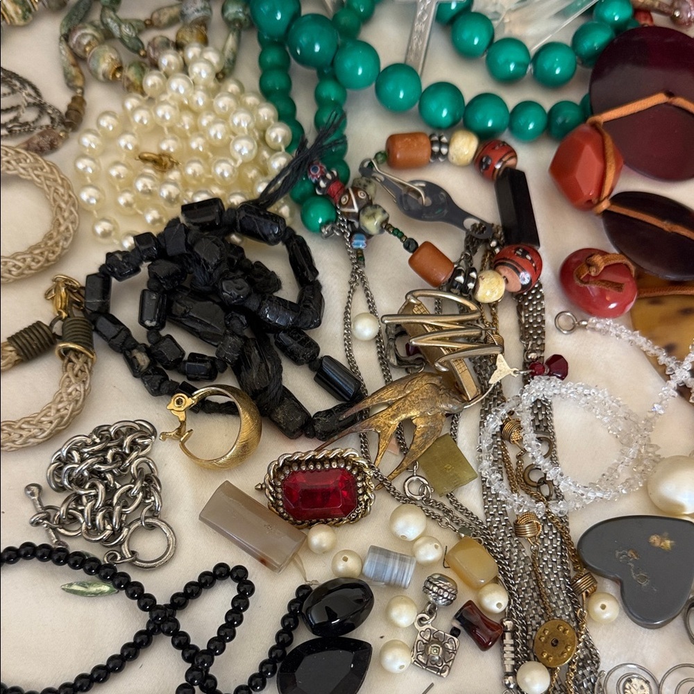 Craft Jewelry Bundle Chain Beads Stones Crystals Faux Pearls Vintage - Picture 2 of 10